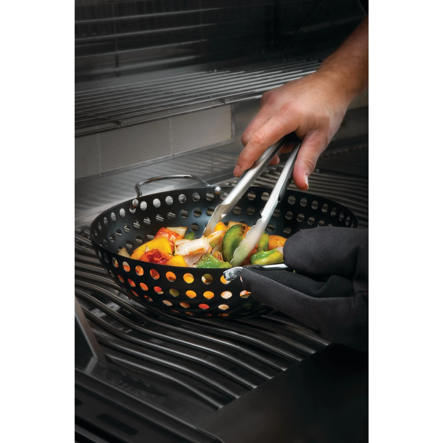 Napoleon Stainless Steel Auto Locking Tongs - Image 2