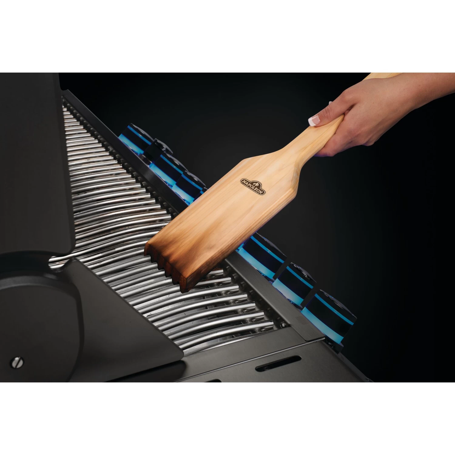 Napoleon Cedar Grill Grid Scraper - Image 2