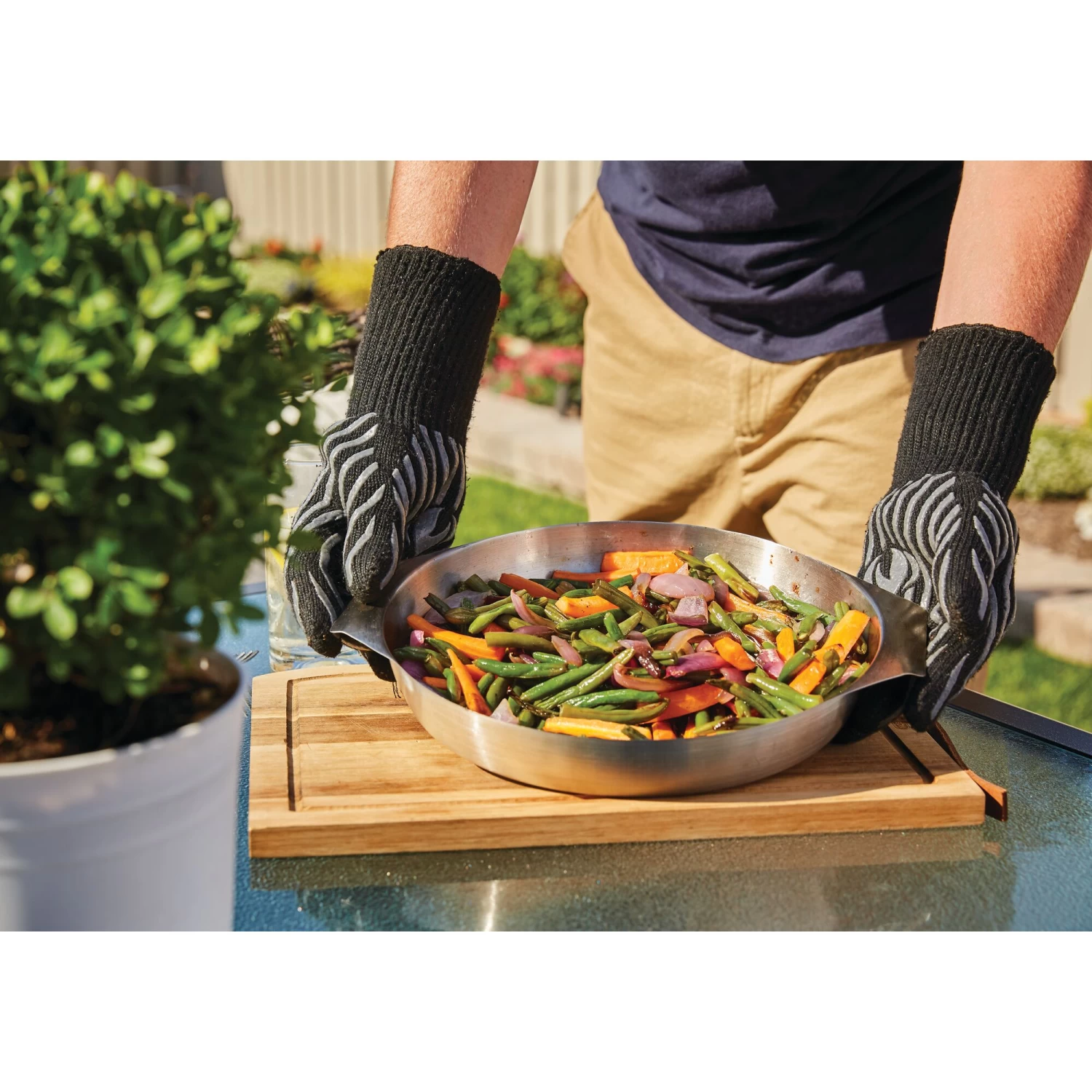 Napoleon Heat Resistant BBQ Glove - Image 2