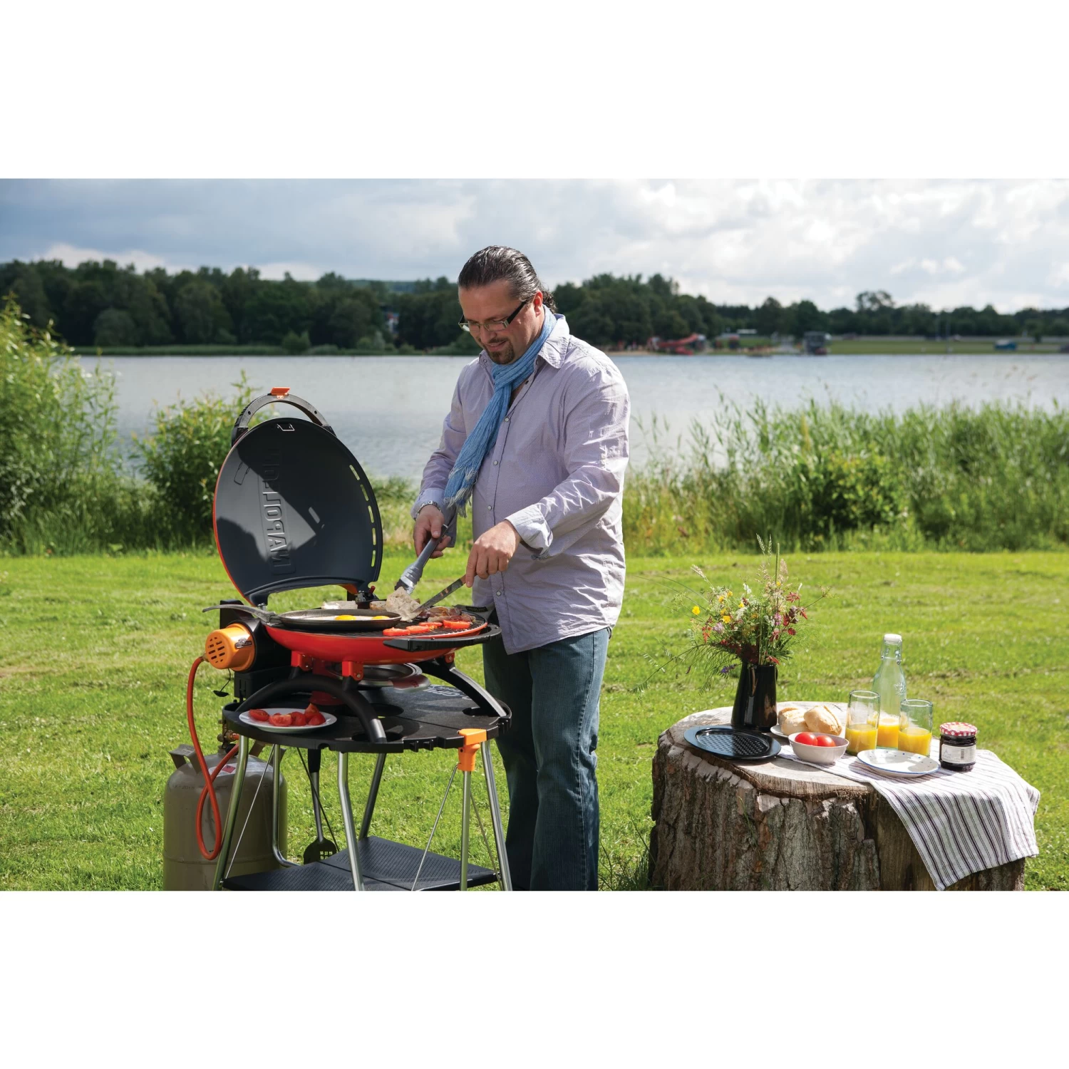 Napoleon TravelQ 2225 Portable Propane Gas Grill - Orange - Image 9