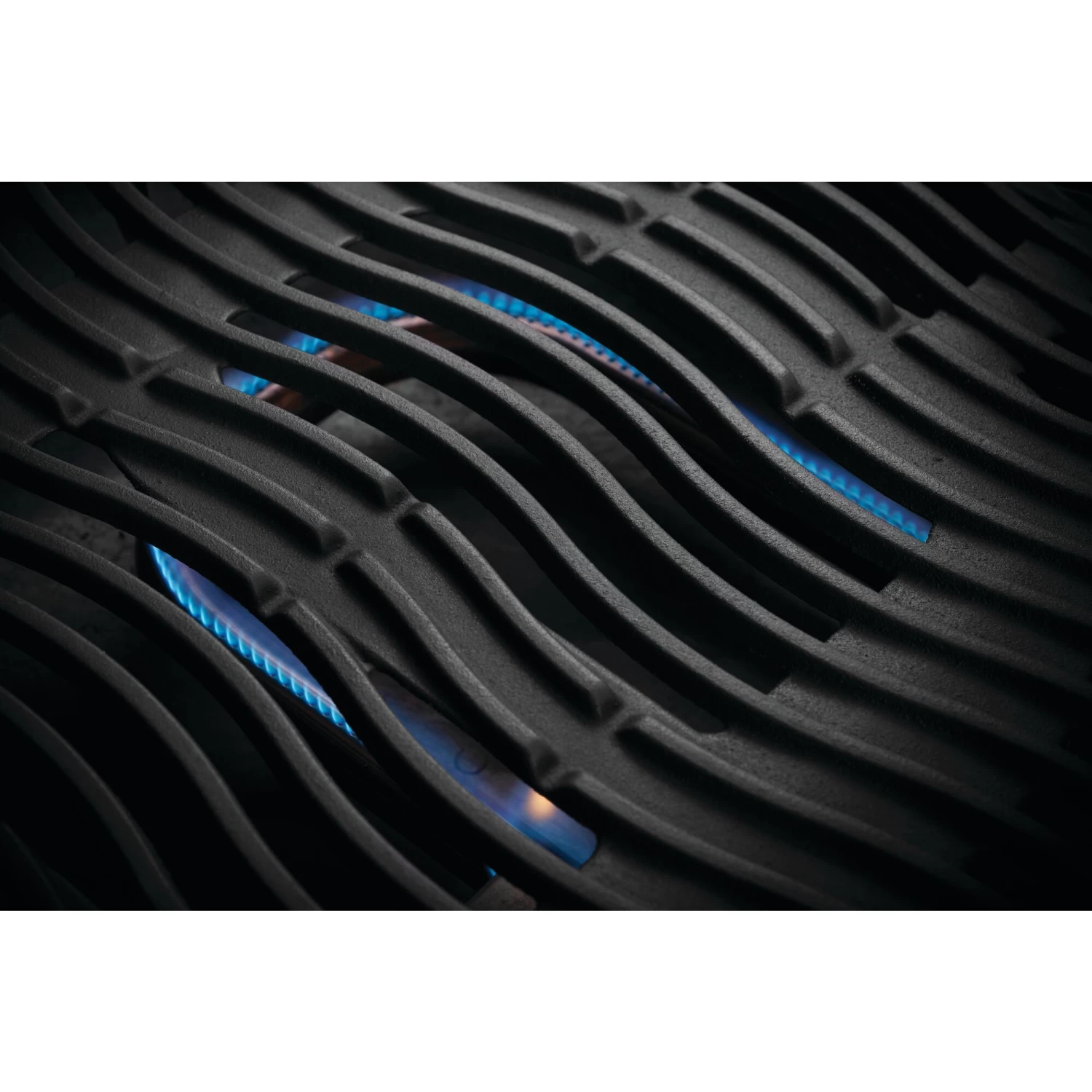 Napoleon TravelQ 285 Portable Propane Gas Grill With Griddle - Red - Image 6