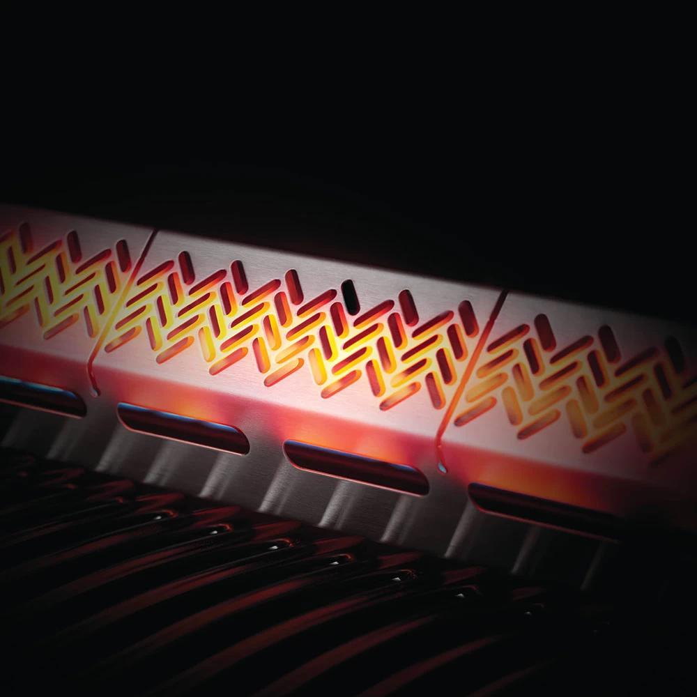 Napoleon Rogue SE 425 RSIB Propane Gas Grill With Infrared Rear & Side Burner - Stainless Steel - Image 6